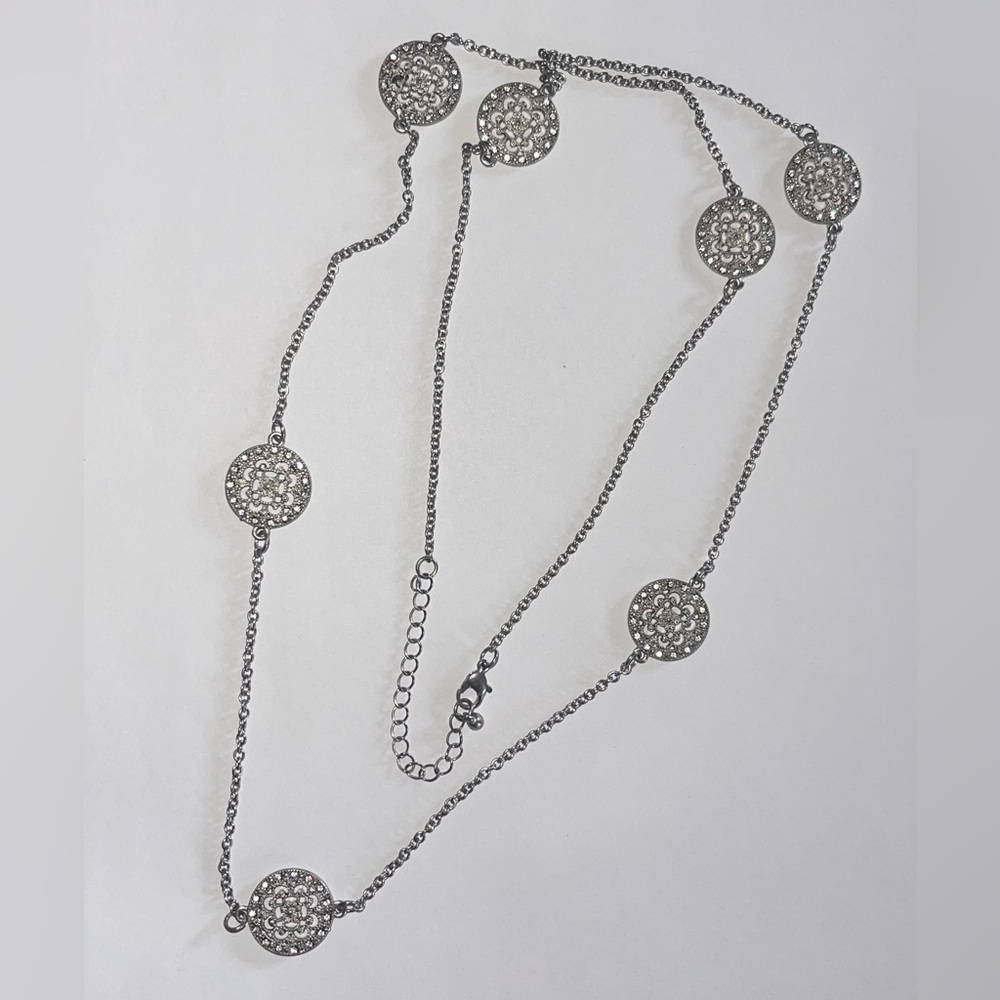 18 inch silver necklace.